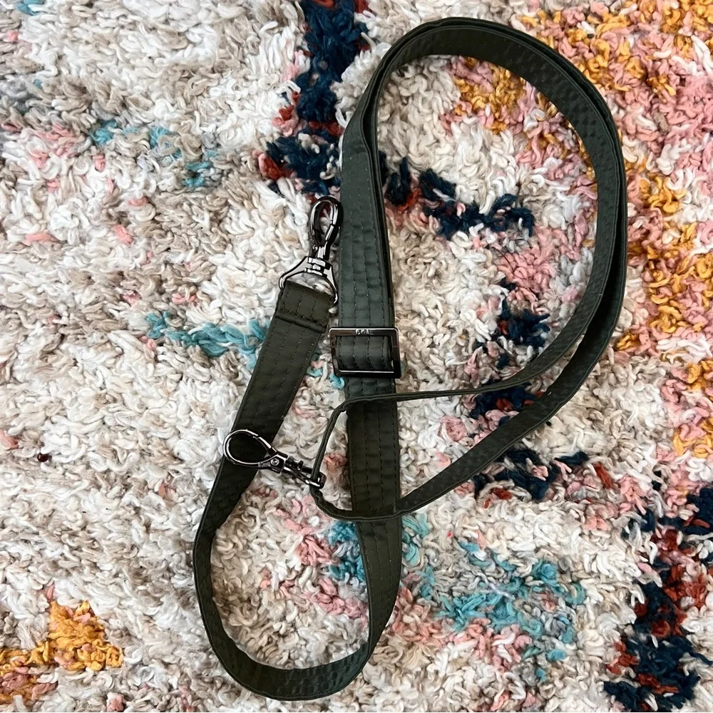 Lug Crossbody Convertible Coupe XL Olive Green - Picture 5 of 8